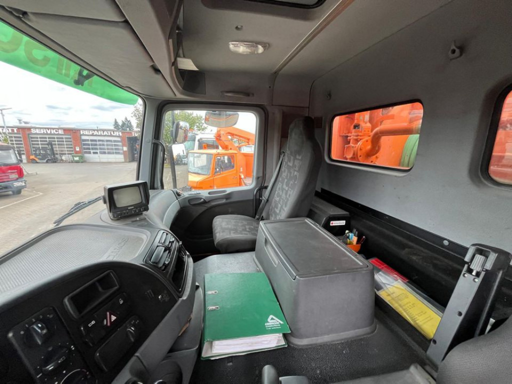 MERCEDES-BENZ Actros 2644 L 6x4 Saug + Spülwagen Kombi Saug+Spül super Zustand - Caminhão limpa fossa: foto 2 MERCEDES-BENZ Actros 2644 L 6x4 Saug + Spülwagen Kombi Saug+Spül super Zustand - Caminhão limpa fossa: foto 2