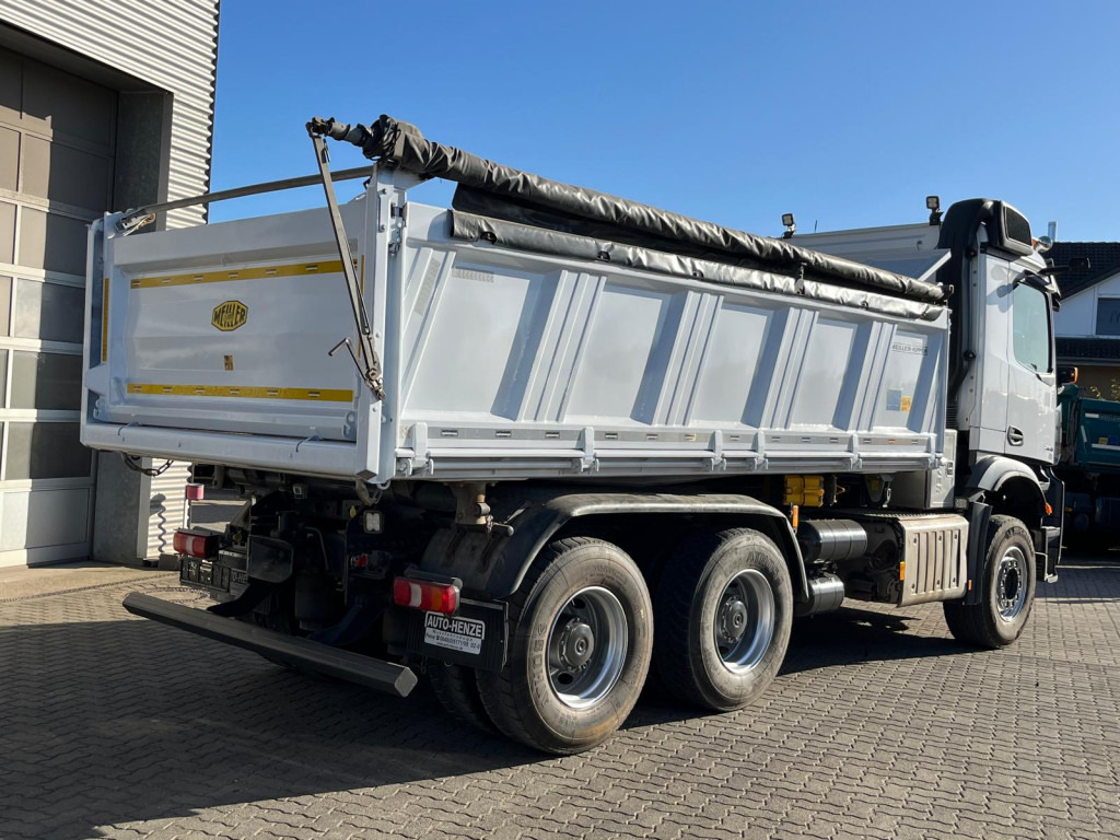 Caminhão basculante MERCEDES-BENZ Arocs 2645 K 6x4 3-Achs Kipper gr. Meiller Bordmatik 2 Stempel: foto 8