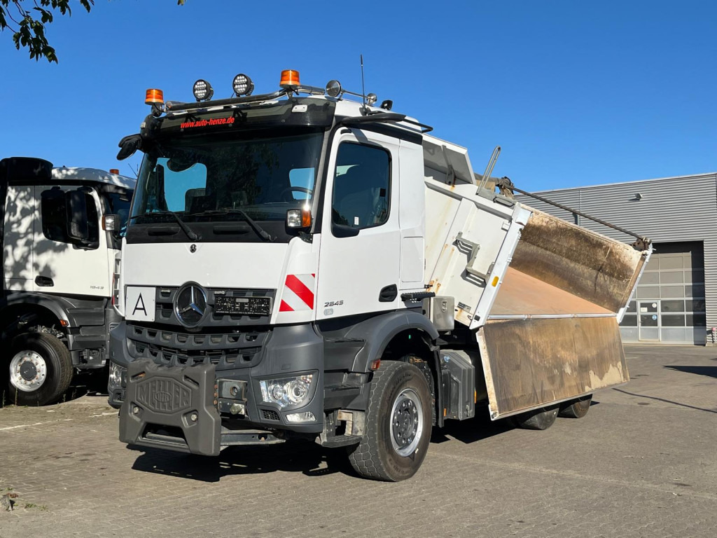 MERCEDES-BENZ Arocs 2645 K 6x4 3-Achs Kipper gr. Meiller Bordmatik 2 Stempel - Caminhão basculante: foto 1 MERCEDES-BENZ Arocs 2645 K 6x4 3-Achs Kipper gr. Meiller Bordmatik 2 Stempel - Caminhão basculante: foto 1
