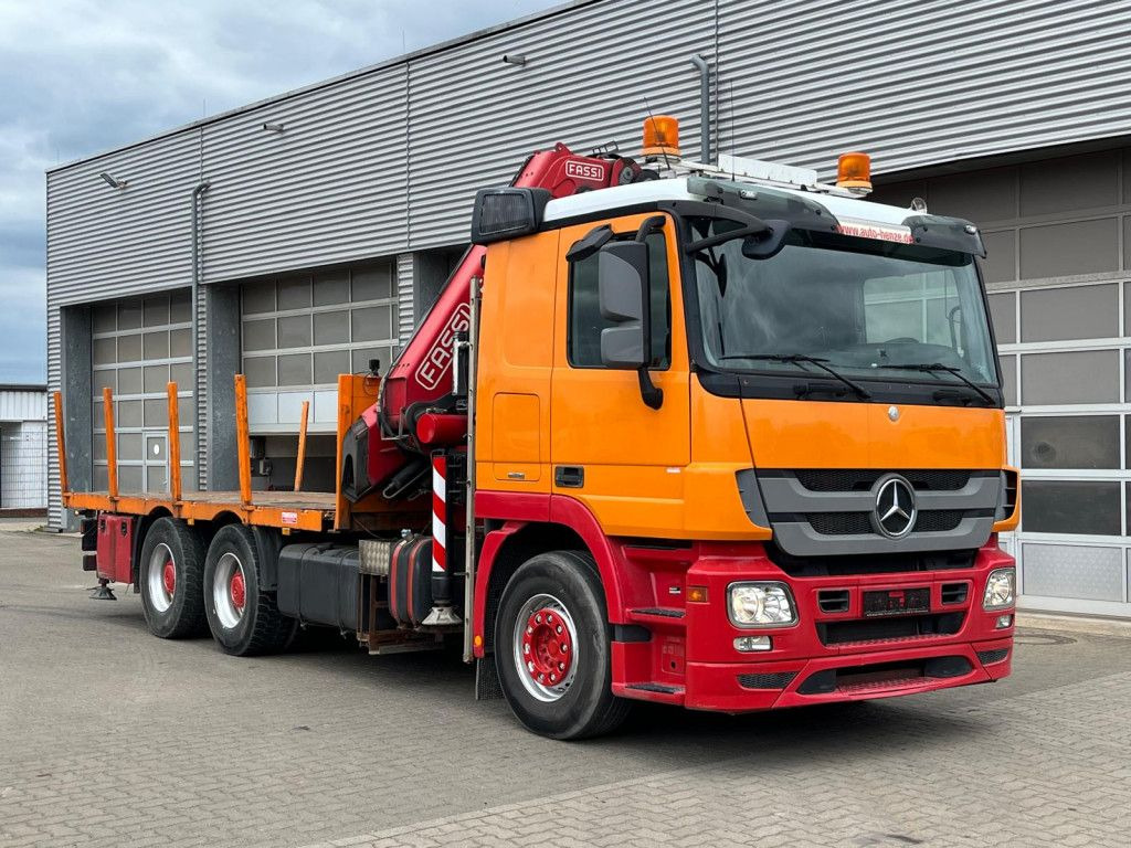 Mercedes-Benz Actros 2646 L 6x4 Pritsche Kran Fassi 450 45m/t Mercedes-Benz Actros 2646 L 6x4 Pritsche Kran Fassi 450 45m/t - Caminhão grua, Camião de caixa aberta/ Plataforma: foto 2 Mercedes-Benz Actros 2646 L 6x4 Pritsche Kran Fassi 450 45m/t Mercedes-Benz Actros 2646 L 6x4 Pritsche Kran Fassi 450 45m/t - Caminhão grua, Camião de caixa aberta/ Plataforma: foto 2