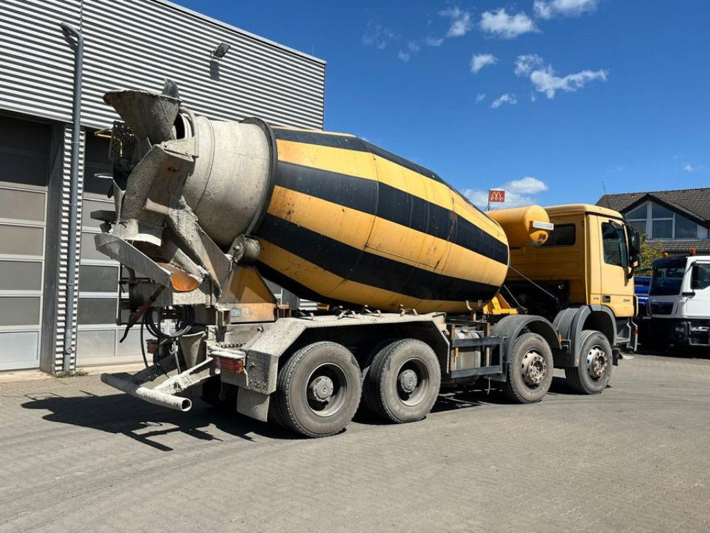 Mercedes-Benz Actros 3241 B 8x4 Betonmischer Liebherr, Deutsc - Caminhão polibenne: foto 4 Mercedes-Benz Actros 3241 B 8x4 Betonmischer Liebherr, Deutsc - Caminhão polibenne: foto 4