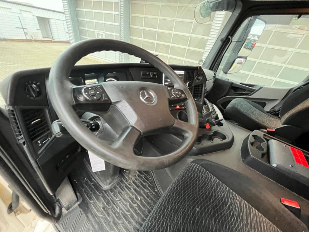 Mercedes-Benz Antos Pritsche Heckkran 2540 L 6x2 5xhydr, faltbar, Hiab 192 E - 5 / Funk - Camião de caixa aberta/ Plataforma, Caminhão grua: foto 5 Mercedes-Benz Antos Pritsche Heckkran 2540 L 6x2 5xhydr, faltbar, Hiab 192 E - 5 / Funk - Camião de caixa aberta/ Plataforma, Caminhão grua: foto 5