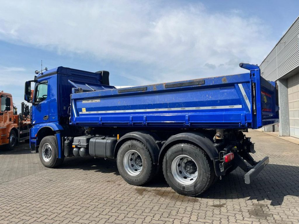 Mercedes-Benz Arocs 2642 6x4 3-Achs Kipper Bordmatik nur 163TK - Caminhão basculante: foto 4 Mercedes-Benz Arocs 2642 6x4 3-Achs Kipper Bordmatik nur 163TK - Caminhão basculante: foto 4