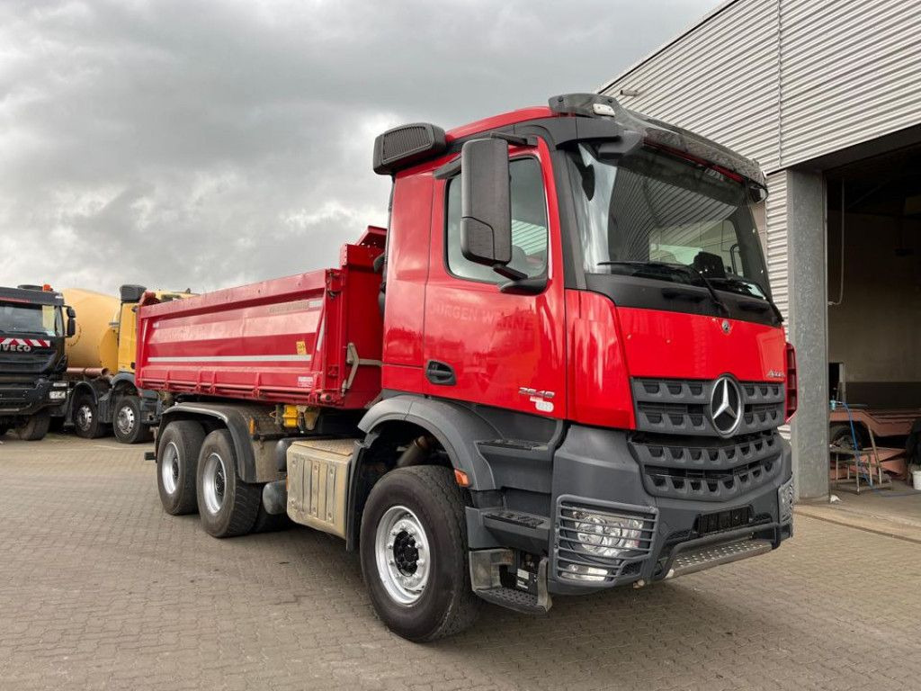 Mercedes-Benz Arocs 2648 6x4 3-Achs Kipper Bordmatik - Caminhão basculante: foto 2 Mercedes-Benz Arocs 2648 6x4 3-Achs Kipper Bordmatik - Caminhão basculante: foto 2