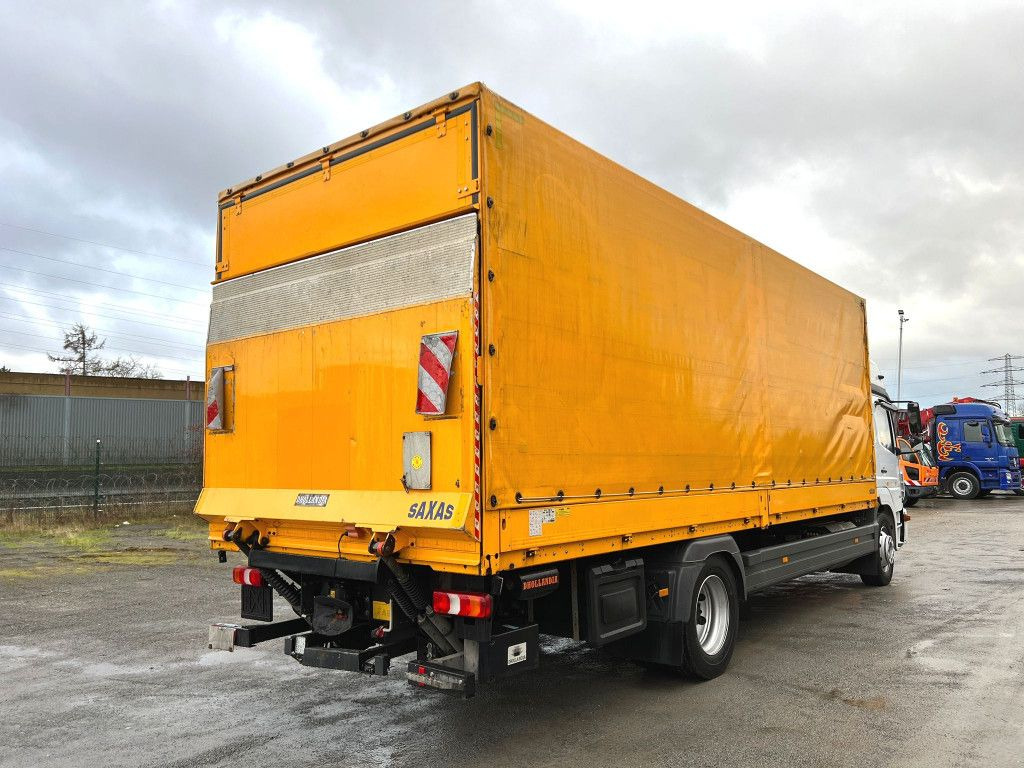 Mercedes-Benz Atego 1230 L Pritsche LBW Lg.Fhs/Hochd. 7,2m+LBW - Caminhão com lona: foto 4 Mercedes-Benz Atego 1230 L Pritsche LBW Lg.Fhs/Hochd. 7,2m+LBW - Caminhão com lona: foto 4