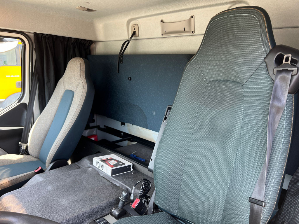 VOLVO (S) Truck FE 320 Kühlkoffer LBW Thermokin T 1200R - Caminhão frigorífico: foto 3 VOLVO (S) Truck FE 320 Kühlkoffer LBW Thermokin T 1200R - Caminhão frigorífico: foto 3