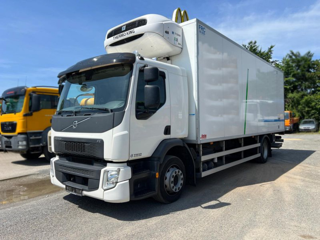 VOLVO (S) Truck FE 320 Kühlkoffer LBW Thermokin T 1200R - Caminhão frigorífico: foto 1 VOLVO (S) Truck FE 320 Kühlkoffer LBW Thermokin T 1200R - Caminhão frigorífico: foto 1