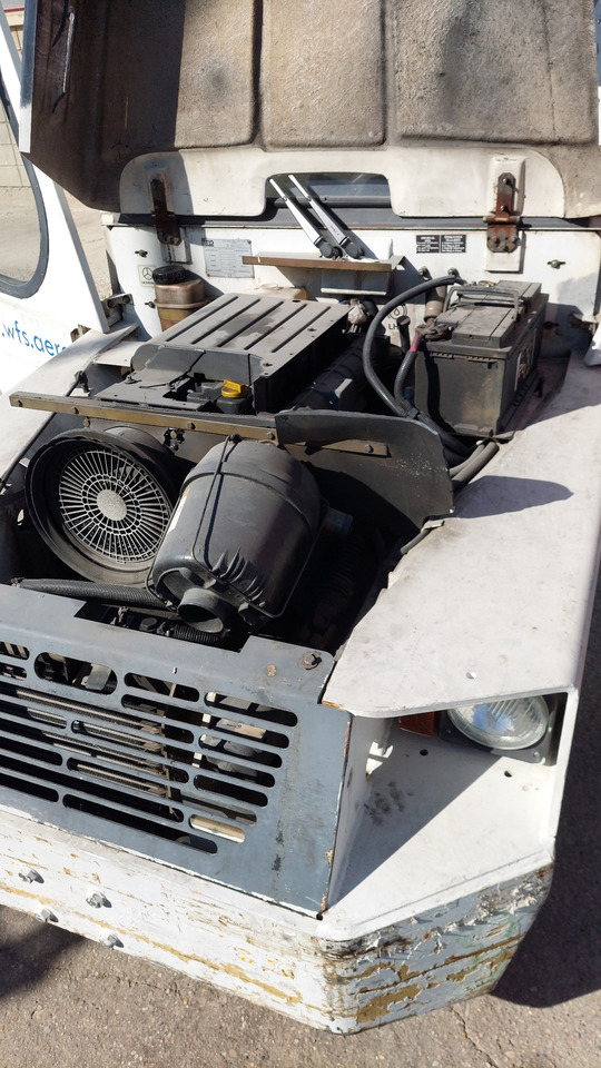 TLD TMX-30 tractor - Trator de bagagem: foto 3 TLD TMX-30 tractor - Trator de bagagem: foto 3