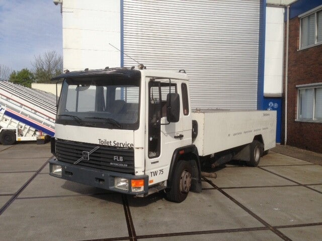 Toilet Service Truck Volvo/Zellinger - Caminhão para drenagem de lavatórios: foto 1 Toilet Service Truck Volvo/Zellinger - Caminhão para drenagem de lavatórios: foto 1