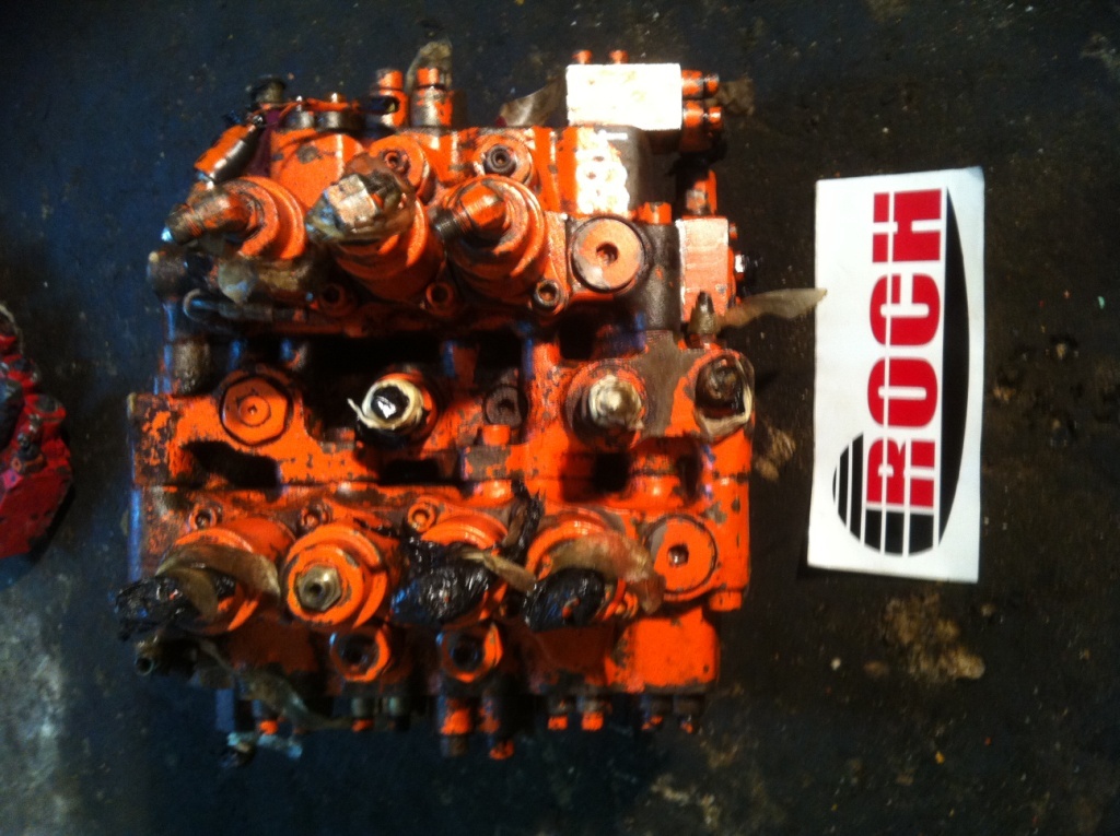 DAEWOO 7 SEKCYJNY + 8F4255C AS.222509 - Válvula hidráulica de Escavadora de rastos: foto 1 DAEWOO 7 SEKCYJNY + 8F4255C AS.222509 - Válvula hidráulica de Escavadora de rastos: foto 1