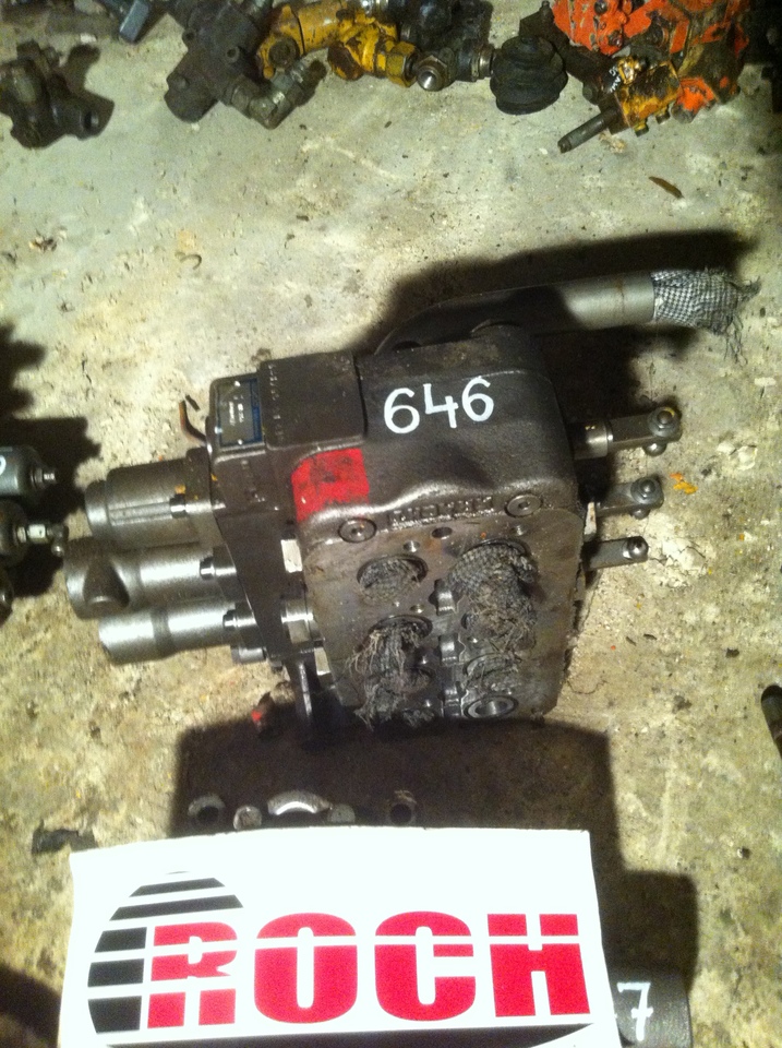 KRACHT MB 253 1301602/2 431745 51 4F9 - 3 SEKCYJNY - Válvula hidráulica de Máquina de construção: foto 1 KRACHT MB 253 1301602/2 431745 51 4F9 - 3 SEKCYJNY - Válvula hidráulica de Máquina de construção: foto 1