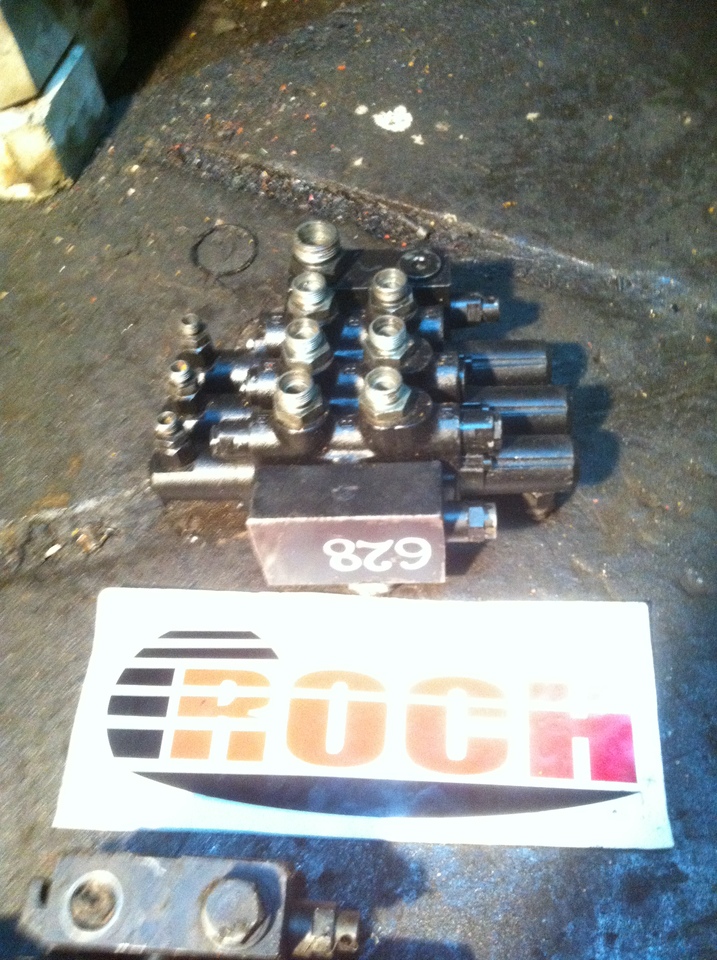 NORD HYDRAULIC 713-01082 RS-213/ 99-24 - 3 SEKCYJNY - Válvula hidráulica de Máquina de construção: foto 1 NORD HYDRAULIC 713-01082 RS-213/ 99-24 - 3 SEKCYJNY - Válvula hidráulica de Máquina de construção: foto 1