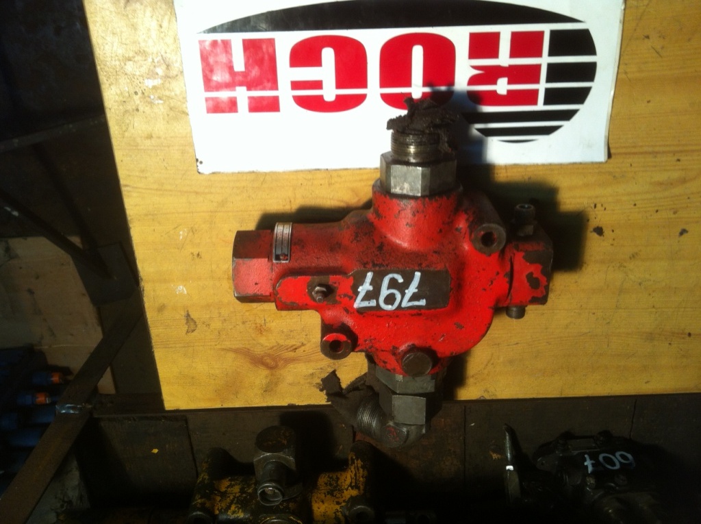 O&K 537699 502557 - Válvula hidráulica de Máquina de construção: foto 1 O&K 537699 502557 - Válvula hidráulica de Máquina de construção: foto 1