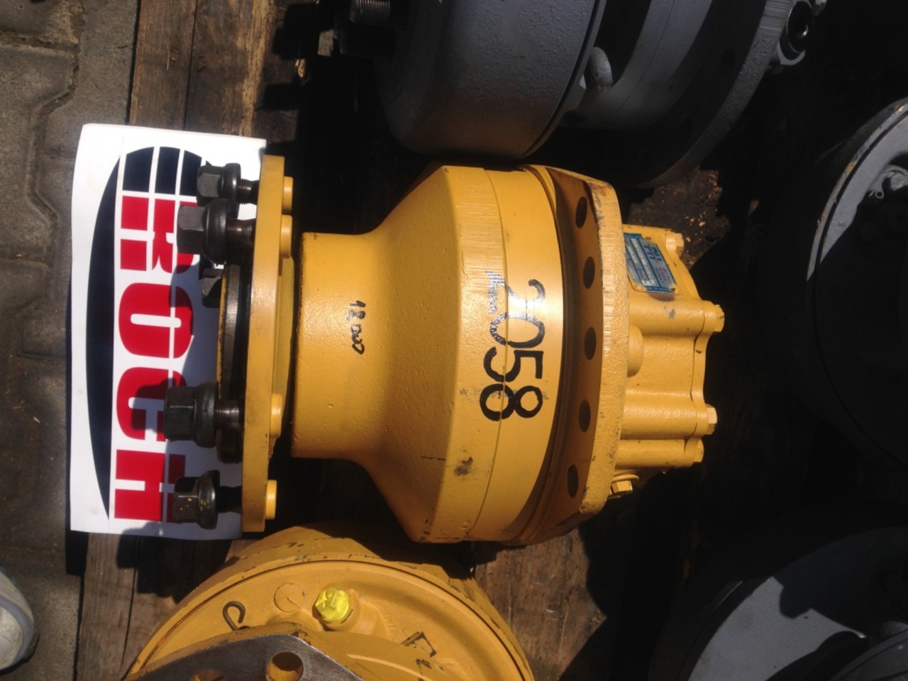 POCLAIN MSE08-1-125-R08-1120EJ00000843829F 66954 - Motor hidráulico de Máquina de construção: foto 1 POCLAIN MSE08-1-125-R08-1120EJ00000843829F 66954 - Motor hidráulico de Máquina de construção: foto 1