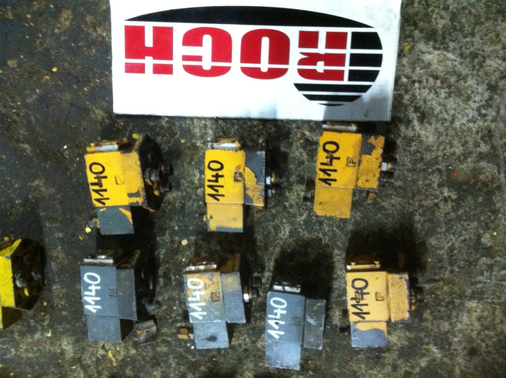 REXROTH 4WH6C52 470476/3 - 1 SEKCYJNY + KOŚCI - Válvula hidráulica de Máquina de construção: foto 1 REXROTH 4WH6C52 470476/3 - 1 SEKCYJNY + KOŚCI - Válvula hidráulica de Máquina de construção: foto 1