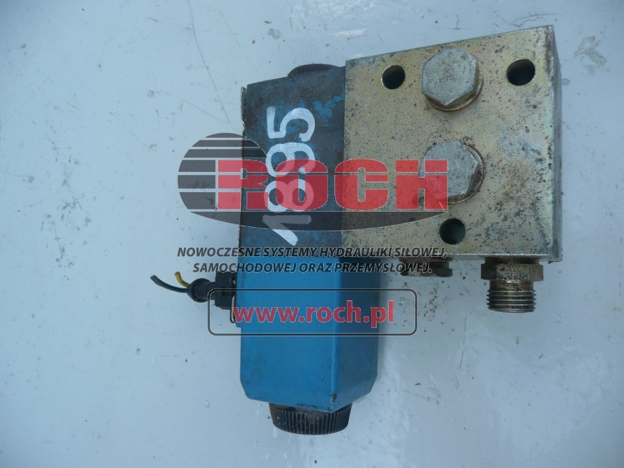 VICKERS DG4V-3 2ALMKUP4D3H760 - 1 SEKCYJNY + H02-313765 D3 24VDC 30W - Válvula hidráulica de Carregadeira de rodas: foto 1 VICKERS DG4V-3 2ALMKUP4D3H760 - 1 SEKCYJNY + H02-313765 D3 24VDC 30W - Válvula hidráulica de Carregadeira de rodas: foto 1