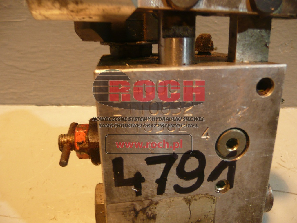 WIRTGEN 1540001E E110832 M110502 - Bomba hidráulica: foto 1 WIRTGEN 1540001E E110832 M110502 - Bomba hidráulica: foto 1