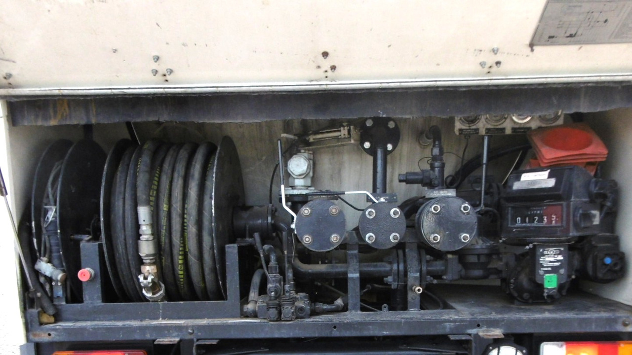 IVECO 130.24 LPG GAS Tank - Caminhão tanque: foto 3 IVECO 130.24 LPG GAS Tank - Caminhão tanque: foto 3