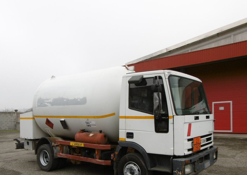 IVECO - Caminhão tanque: foto 1 IVECO - Caminhão tanque: foto 1