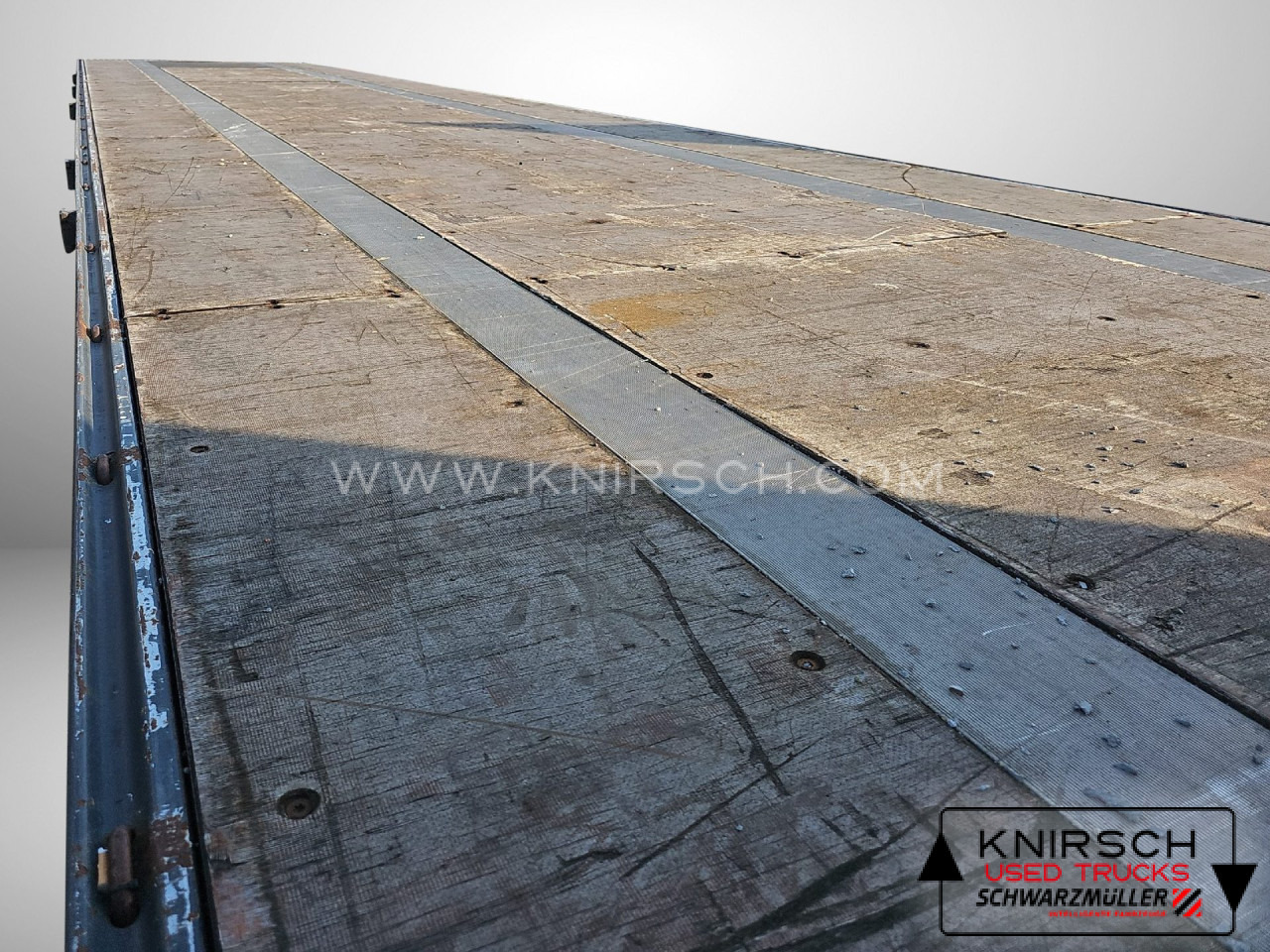 SCHWARZMUELLER J-3A-80 Plateausattel - Reboque plataforma/ Caixa aberta: foto 2 SCHWARZMUELLER J-3A-80 Plateausattel - Reboque plataforma/ Caixa aberta: foto 2