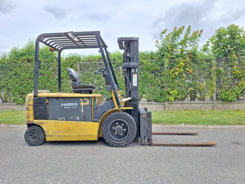Caterpillar EP30K - Empilhadeira elétrica: foto 4 Caterpillar EP30K - Empilhadeira elétrica: foto 4