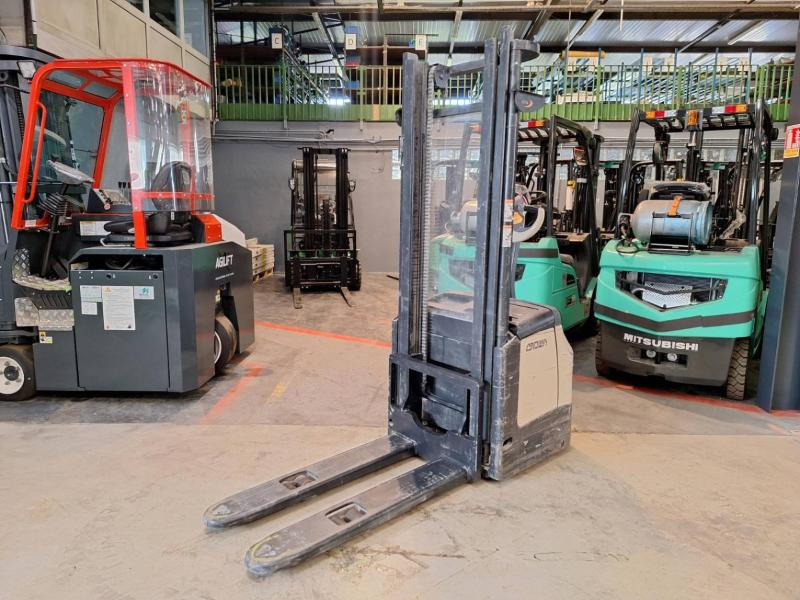 Crown ES4000-1.6 - Stacker: foto 2 Crown ES4000-1.6 - Stacker: foto 2