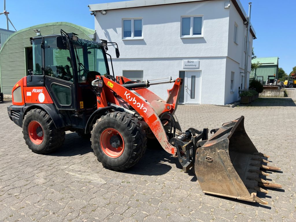 Kubota R 085, Bj 19, 1820 BH, SWE, Schaufel, Gabel - Carregadeira de rodas: foto 2 Kubota R 085, Bj 19, 1820 BH, SWE, Schaufel, Gabel - Carregadeira de rodas: foto 2