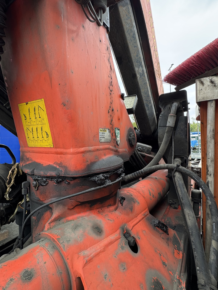 MERCEDES-BENZ Fassi Hiab Palfinger PK 18002D - Caminhão grua: foto 5 MERCEDES-BENZ Fassi Hiab Palfinger PK 18002D - Caminhão grua: foto 5