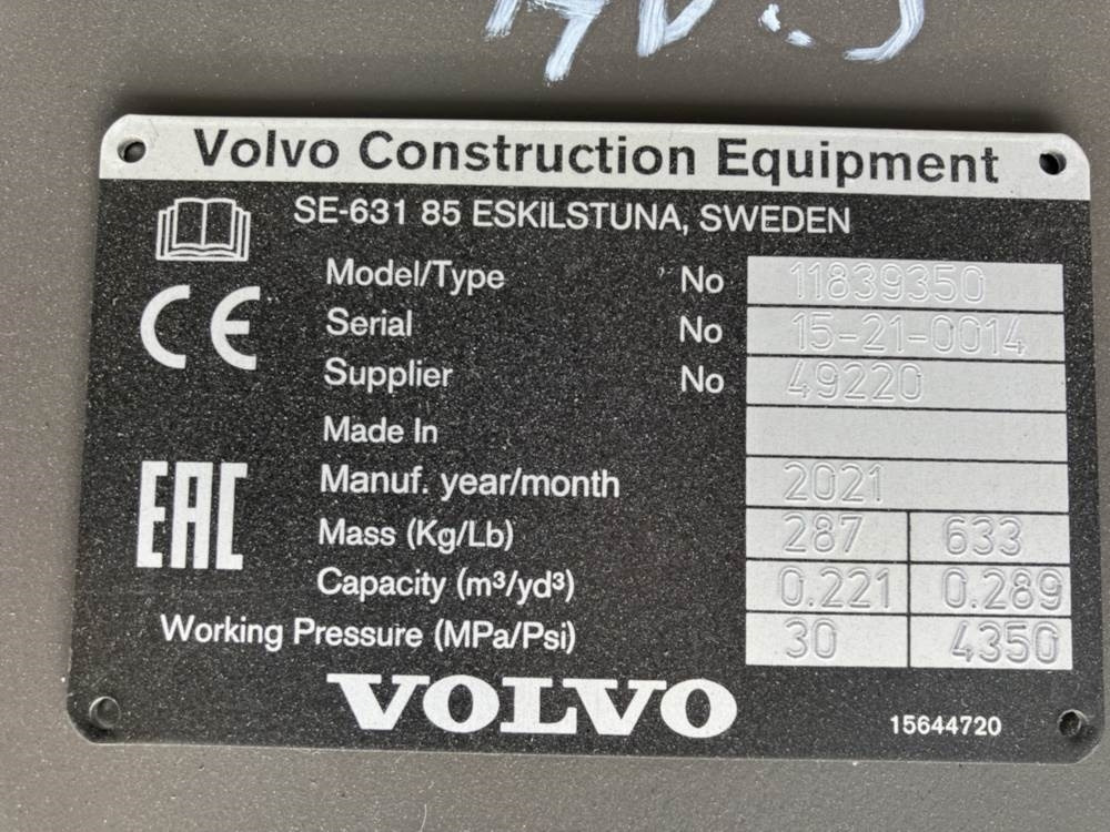 Volvo Böschungslöffel schwenkbar - Retroescavadeira: foto 4 Volvo Böschungslöffel schwenkbar - Retroescavadeira: foto 4