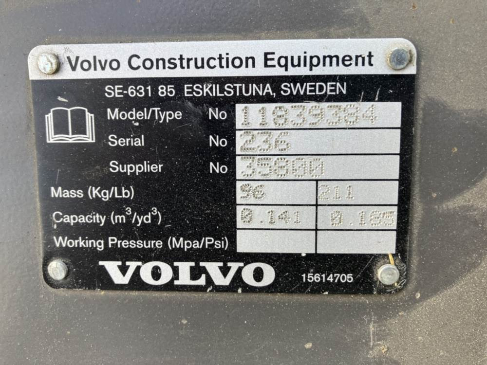 Volvo Böschungslöffel starr - Festanbau - Retroescavadeira: foto 4 Volvo Böschungslöffel starr - Festanbau - Retroescavadeira: foto 4
