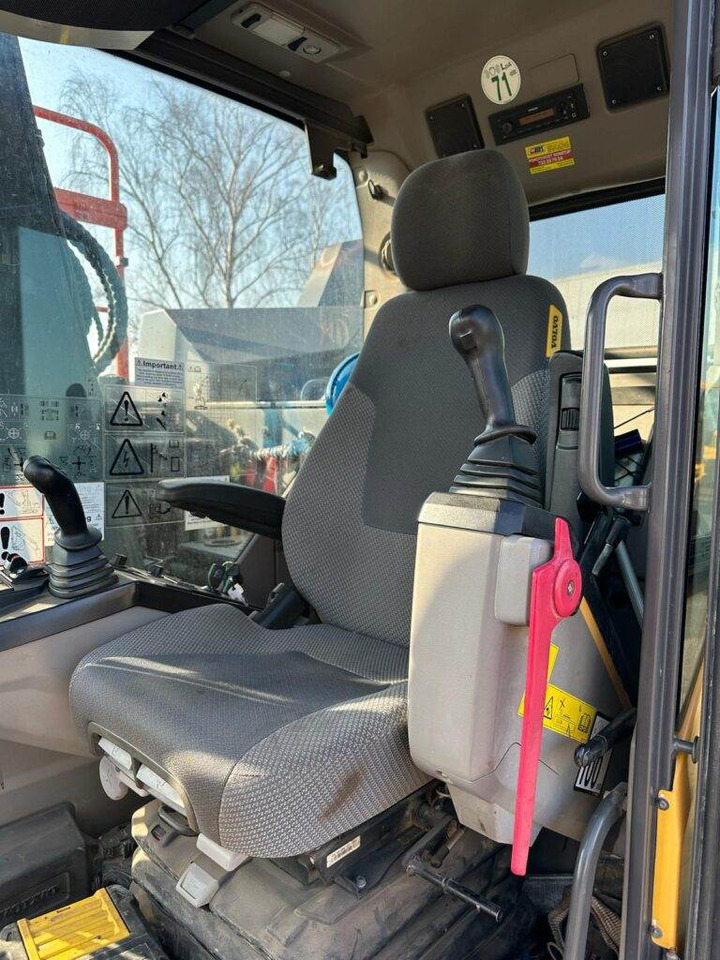 Escavadora de rastos Volvo ECR145EL: foto 22