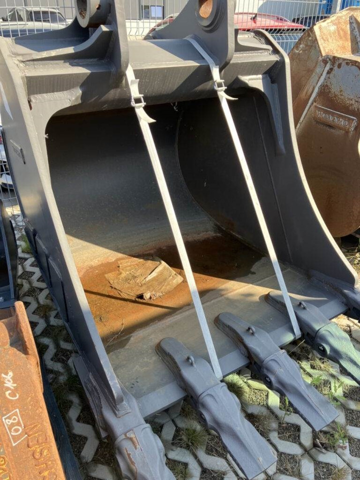 Volvo Tieflöffel mit Zähnen - Festanbau - Retroescavadeira: foto 4 Volvo Tieflöffel mit Zähnen - Festanbau - Retroescavadeira: foto 4