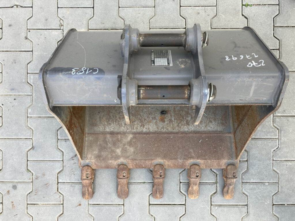 Volvo Tieflöffel mit Zähnen - Festanbau - Retroescavadeira: foto 2 Volvo Tieflöffel mit Zähnen - Festanbau - Retroescavadeira: foto 2