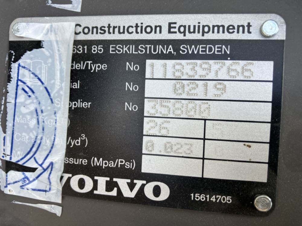 Volvo Tieflöffel mit Zähnen - Festanbau - Retroescavadeira: foto 4 Volvo Tieflöffel mit Zähnen - Festanbau - Retroescavadeira: foto 4