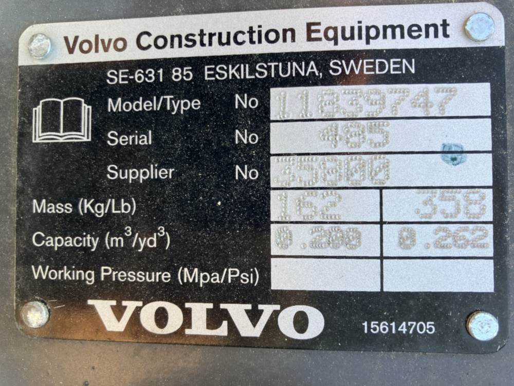 Volvo Tieflöffel mit Zähnen - Festanbau - Retroescavadeira: foto 4 Volvo Tieflöffel mit Zähnen - Festanbau - Retroescavadeira: foto 4