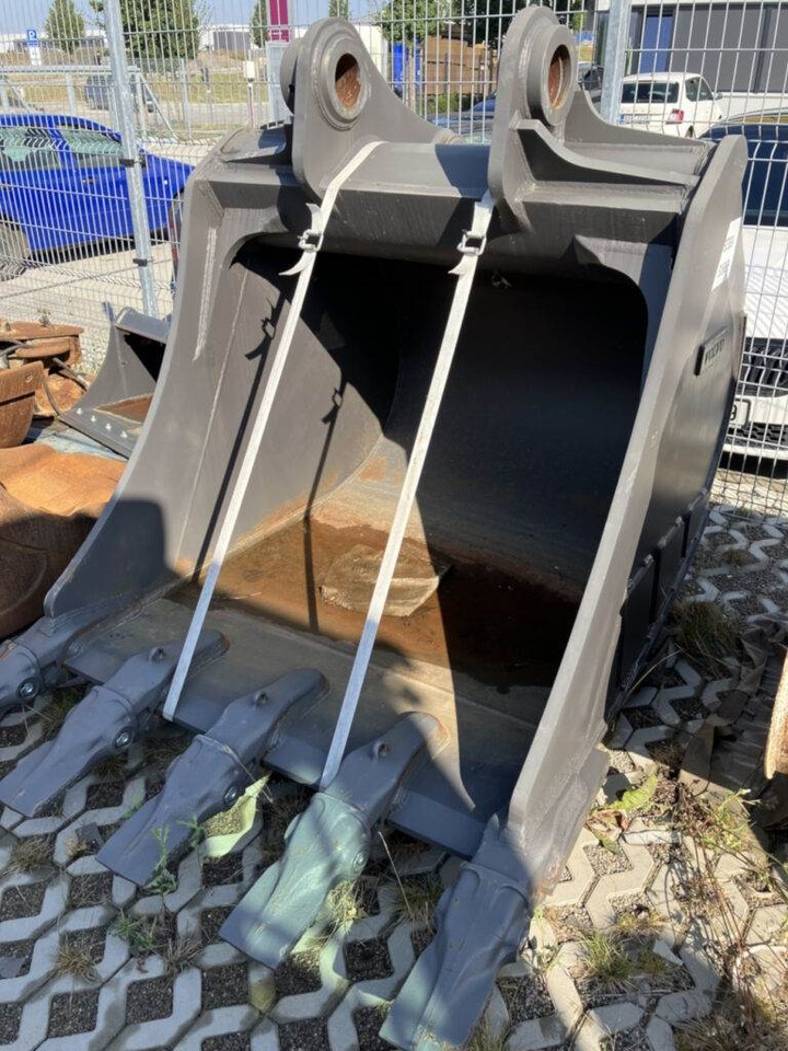 Volvo Tieflöffel mit Zähnen - Festanbau - Retroescavadeira: foto 1 Volvo Tieflöffel mit Zähnen - Festanbau - Retroescavadeira: foto 1
