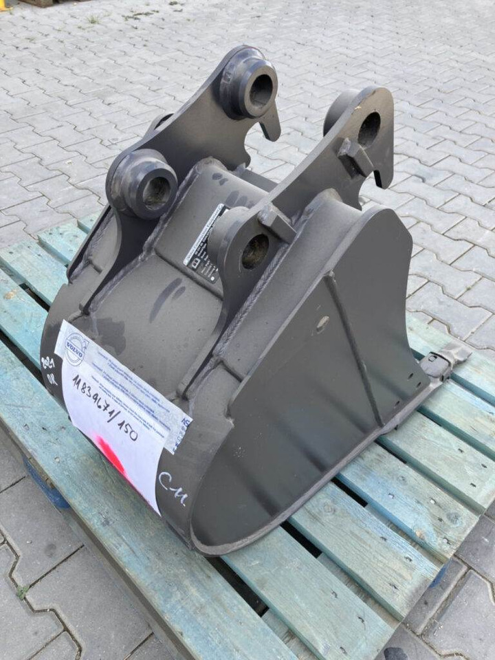 Volvo Tieflöffel mit Zähnen - Festanbau - Retroescavadeira: foto 2 Volvo Tieflöffel mit Zähnen - Festanbau - Retroescavadeira: foto 2