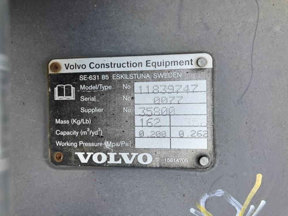 Volvo Tieflöffel mit Zähnen - Retroescavadeira: foto 4 Volvo Tieflöffel mit Zähnen - Retroescavadeira: foto 4