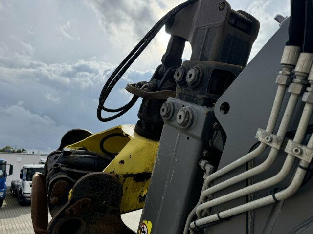 DAF XF 530 6x2 Holztransport Kran PENZ 15Z9.50 - Caminhão florestal, Caminhão grua: foto 4 DAF XF 530 6x2 Holztransport Kran PENZ 15Z9.50 - Caminhão florestal, Caminhão grua: foto 4