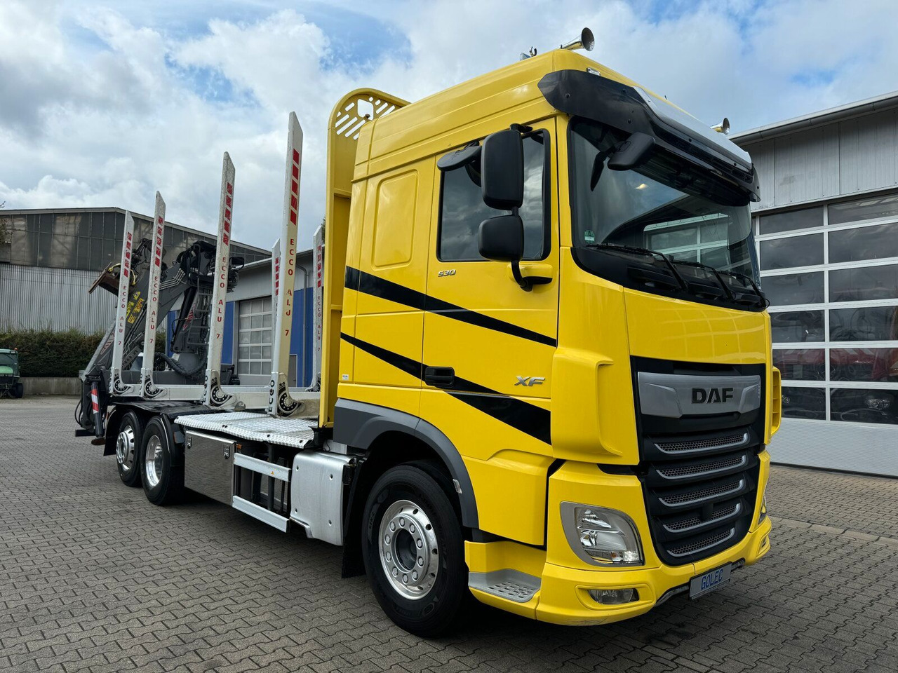 DAF XF 530 6x2 Holztransport Kran PENZ 15Z9.50 *Anh. - Caminhão florestal, Caminhão grua: foto 1 DAF XF 530 6x2 Holztransport Kran PENZ 15Z9.50 *Anh. - Caminhão florestal, Caminhão grua: foto 1