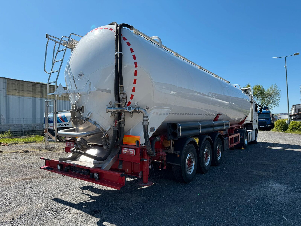 Feldbinder KIP 60.3 Silo 60.000 L 3 Achse ADR - Semirreboque silo: foto 3 Feldbinder KIP 60.3 Silo 60.000 L 3 Achse ADR - Semirreboque silo: foto 3