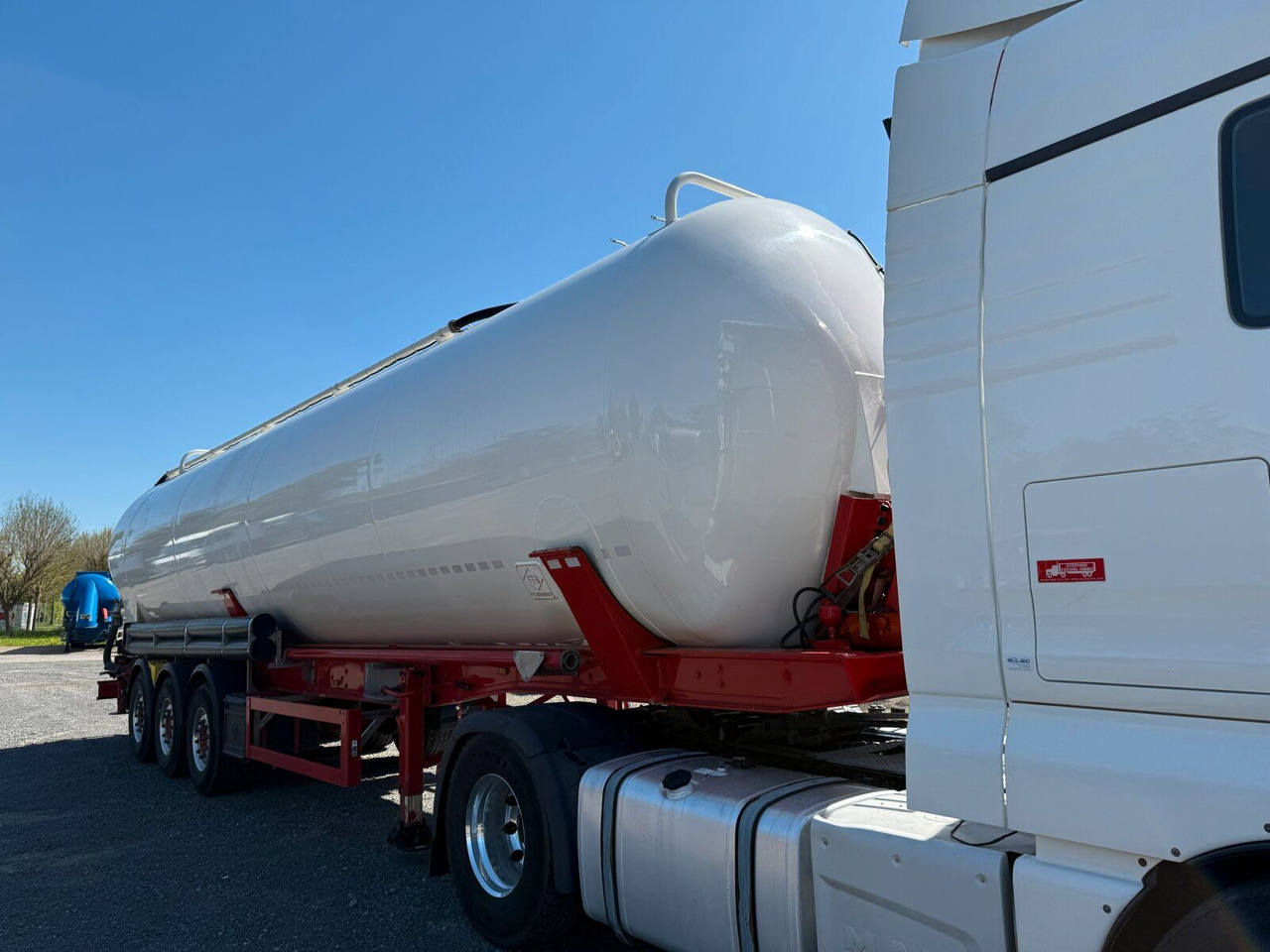 Feldbinder KIP 60.3 Silo 60.000 L 3 Achse ADR - Semirreboque silo: foto 1 Feldbinder KIP 60.3 Silo 60.000 L 3 Achse ADR - Semirreboque silo: foto 1