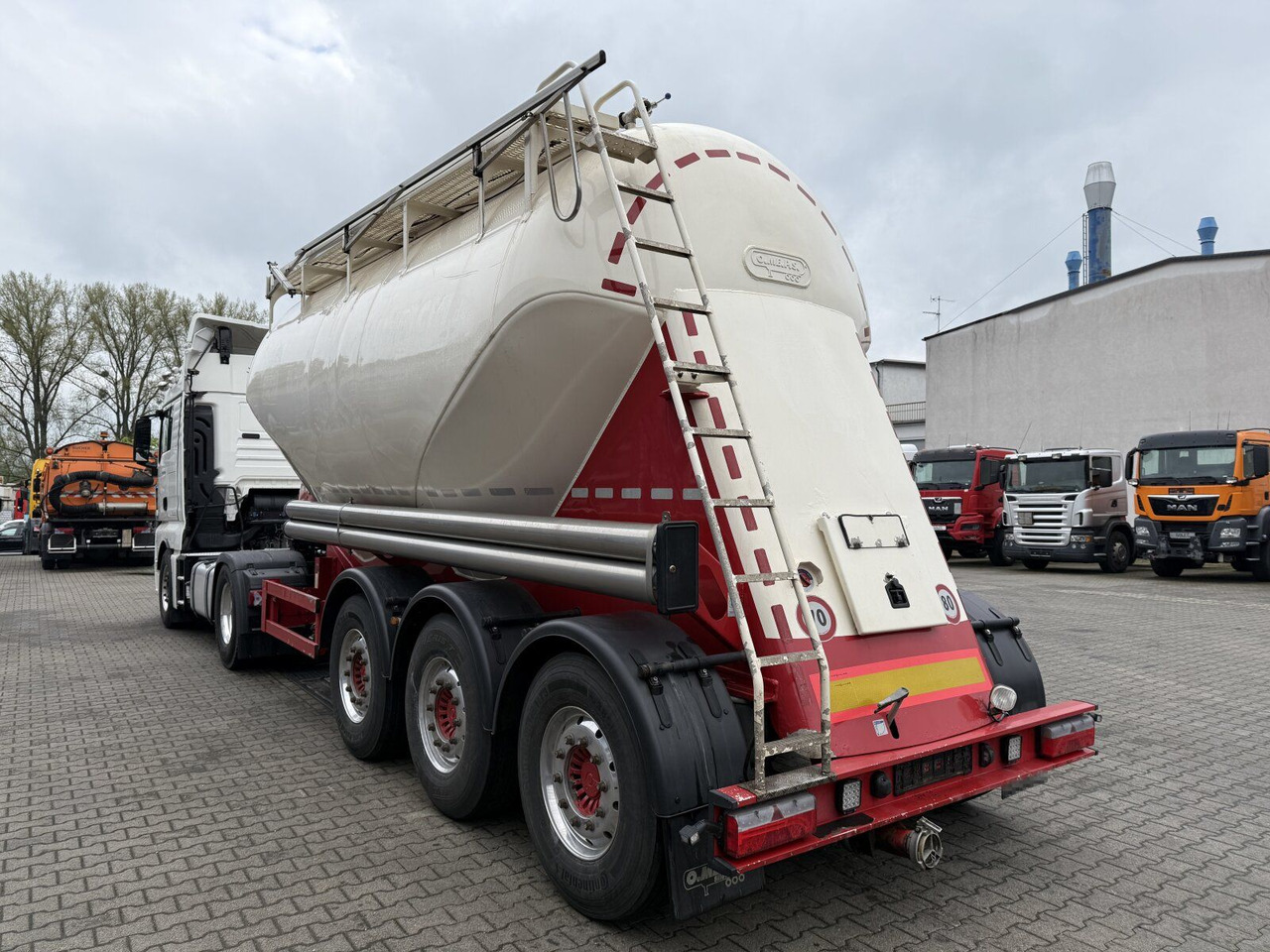Feldbinder O.ME.P.S Silo Auflieger 39,3 Tonnen 3 Achs - Semirreboque silo: foto 4 Feldbinder O.ME.P.S Silo Auflieger 39,3 Tonnen 3 Achs - Semirreboque silo: foto 4