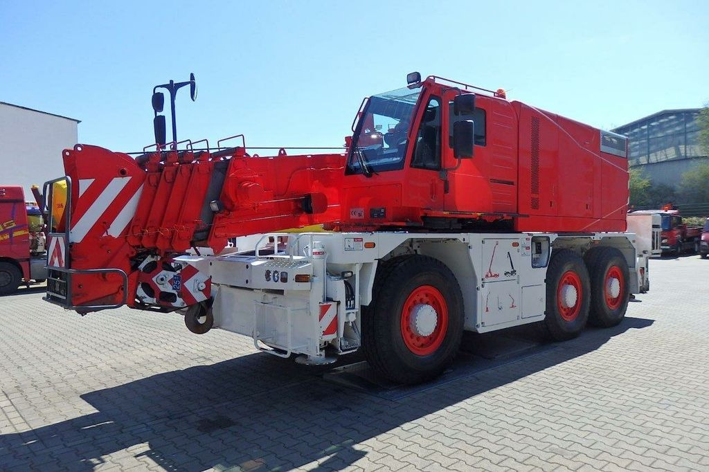 Grove GCK 3045 CITY KRAN 45 Ton - 5800 Std - Caminhão grua: foto 2 Grove GCK 3045 CITY KRAN 45 Ton - 5800 Std - Caminhão grua: foto 2