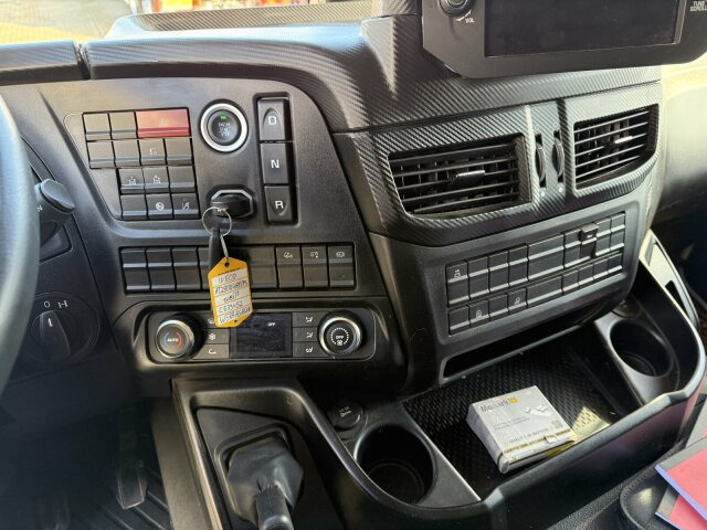 Iveco X-Way 480 6x2 Abrollkipper Palfinger PH T20 SLD5 - Caminhão polibenne: foto 3 Iveco X-Way 480 6x2 Abrollkipper Palfinger PH T20 SLD5 - Caminhão polibenne: foto 3