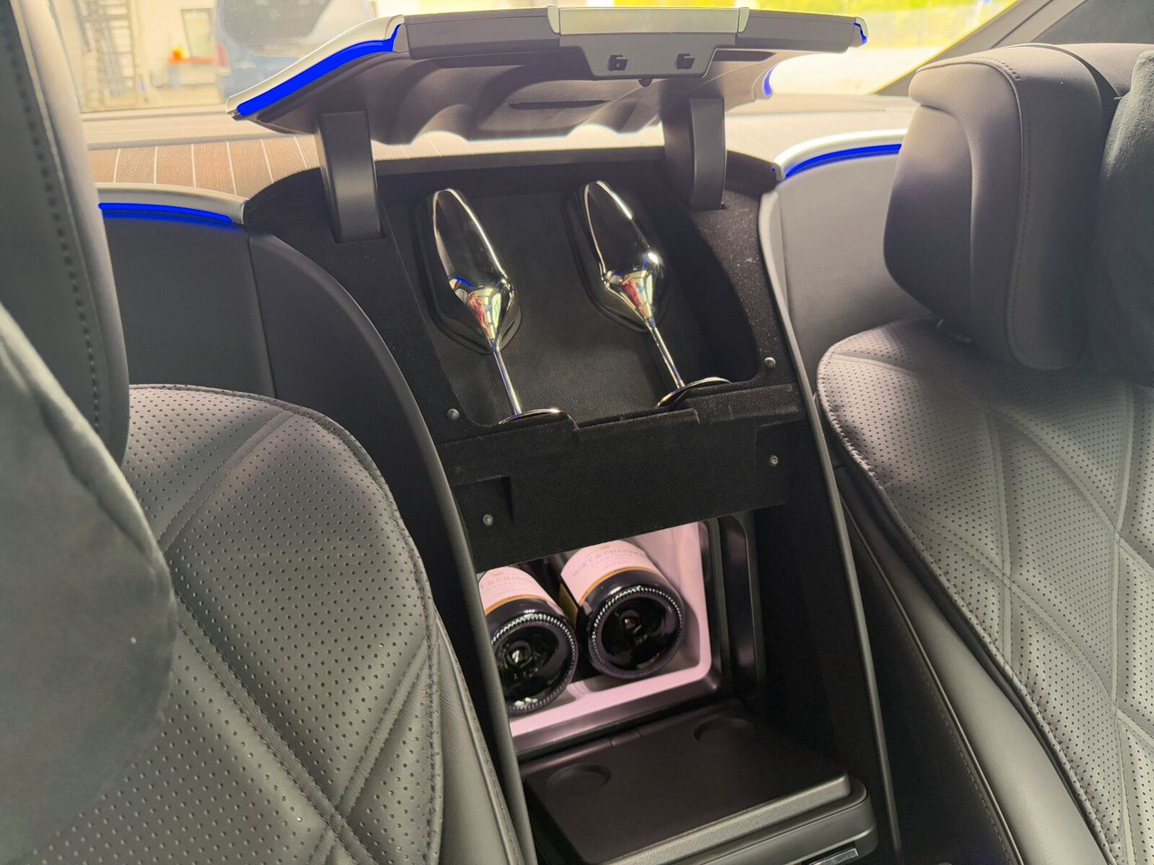 Sedã Maybach Mercedes Benz S680 Maybach V12 High-End -Paket: foto 27