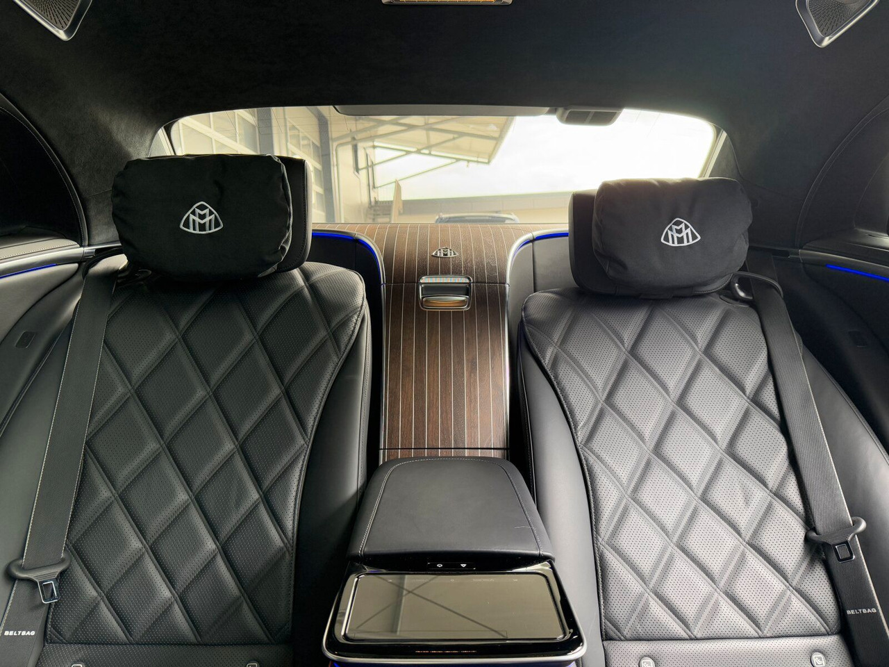 Sedã Maybach Mercedes Benz S680 Maybach V12 High-End -Paket: foto 21