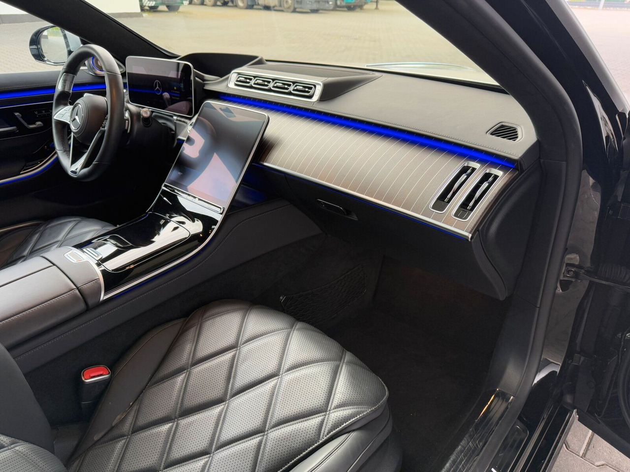 Sedã Maybach Mercedes Benz S680 Maybach V12 High-End -Paket: foto 14