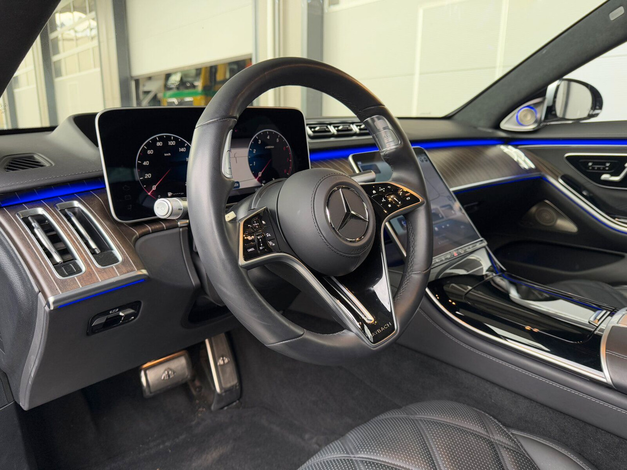 Sedã Maybach Mercedes Benz S680 Maybach V12 High-End -Paket: foto 13