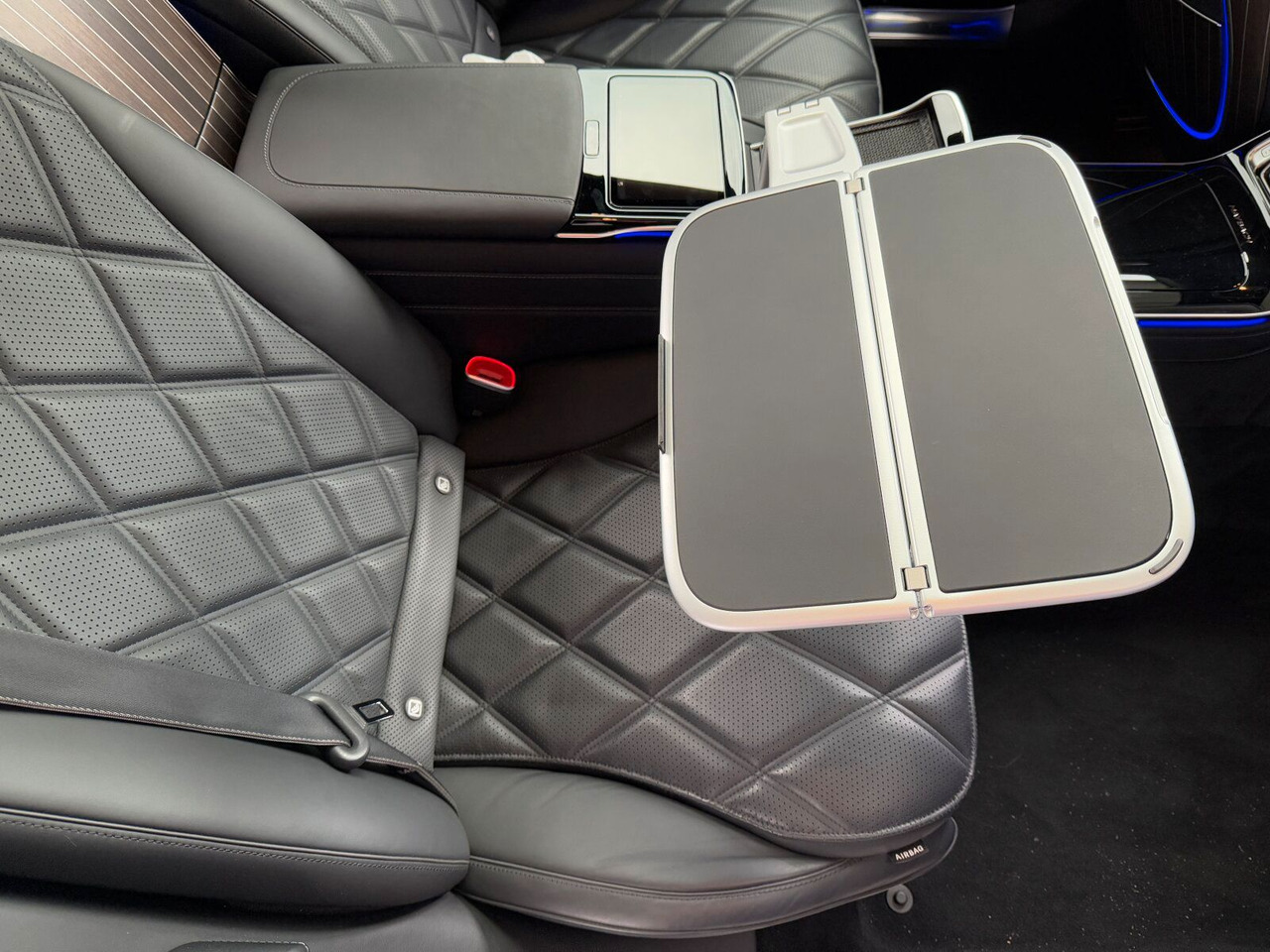 Sedã Maybach Mercedes Benz S680 Maybach V12 High-End -Paket: foto 28